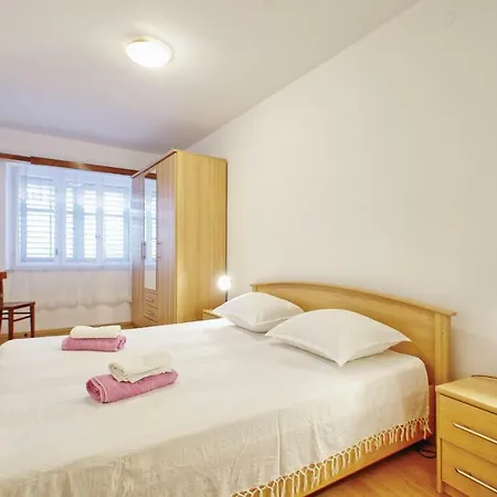 Four Bedroom Holiday In لومباردا